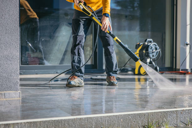 Best Pool Deck Cleaning  in Toppers, OK